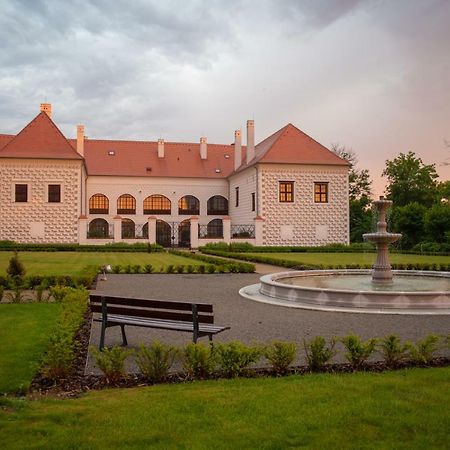 Hotel Zamek Valec Vladislav Exterior foto